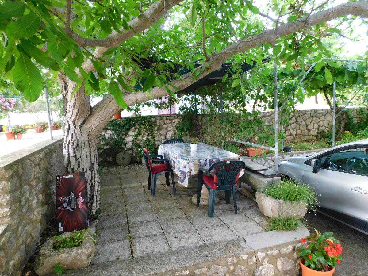 Apartments Marica Krk Town Eksteriør billede