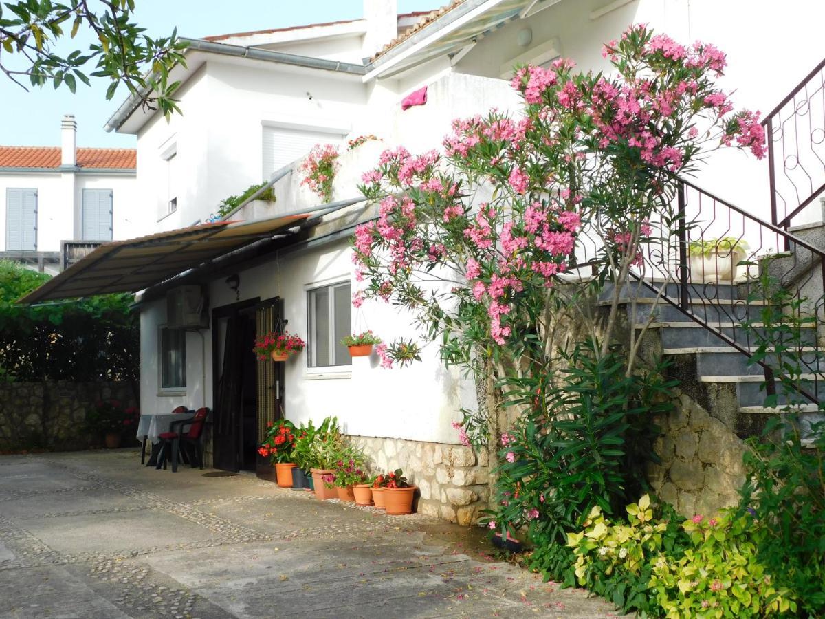 Apartments Marica Krk Town Eksteriør billede